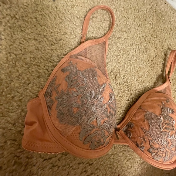 Push Up Bra 🌧 - Picture 2 of 12